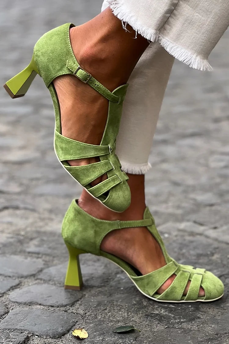 FRANCESCA | Elegant sandals with medium heel and stylish crossover design