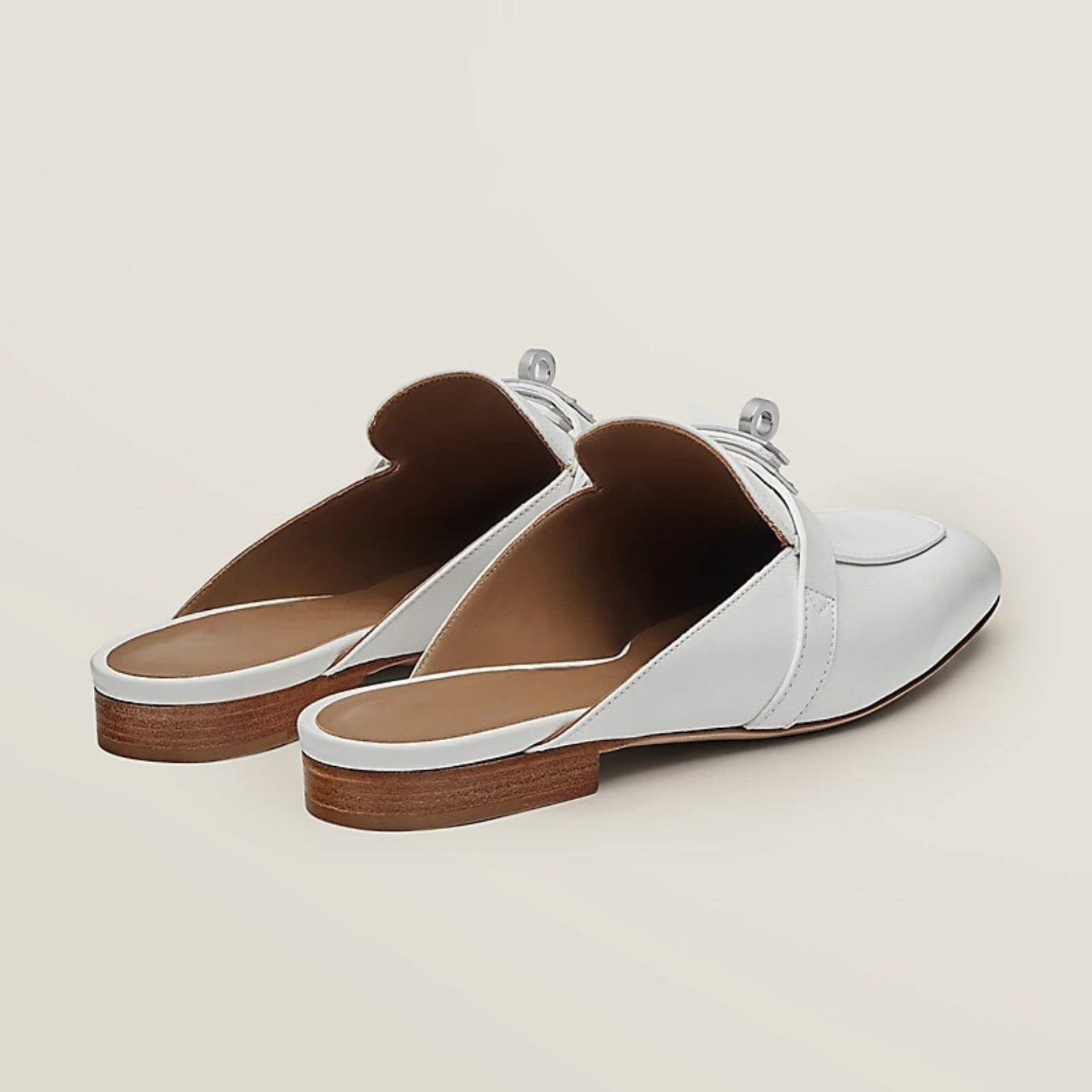 SERENA | Refined mules with an elegant and timeless style
