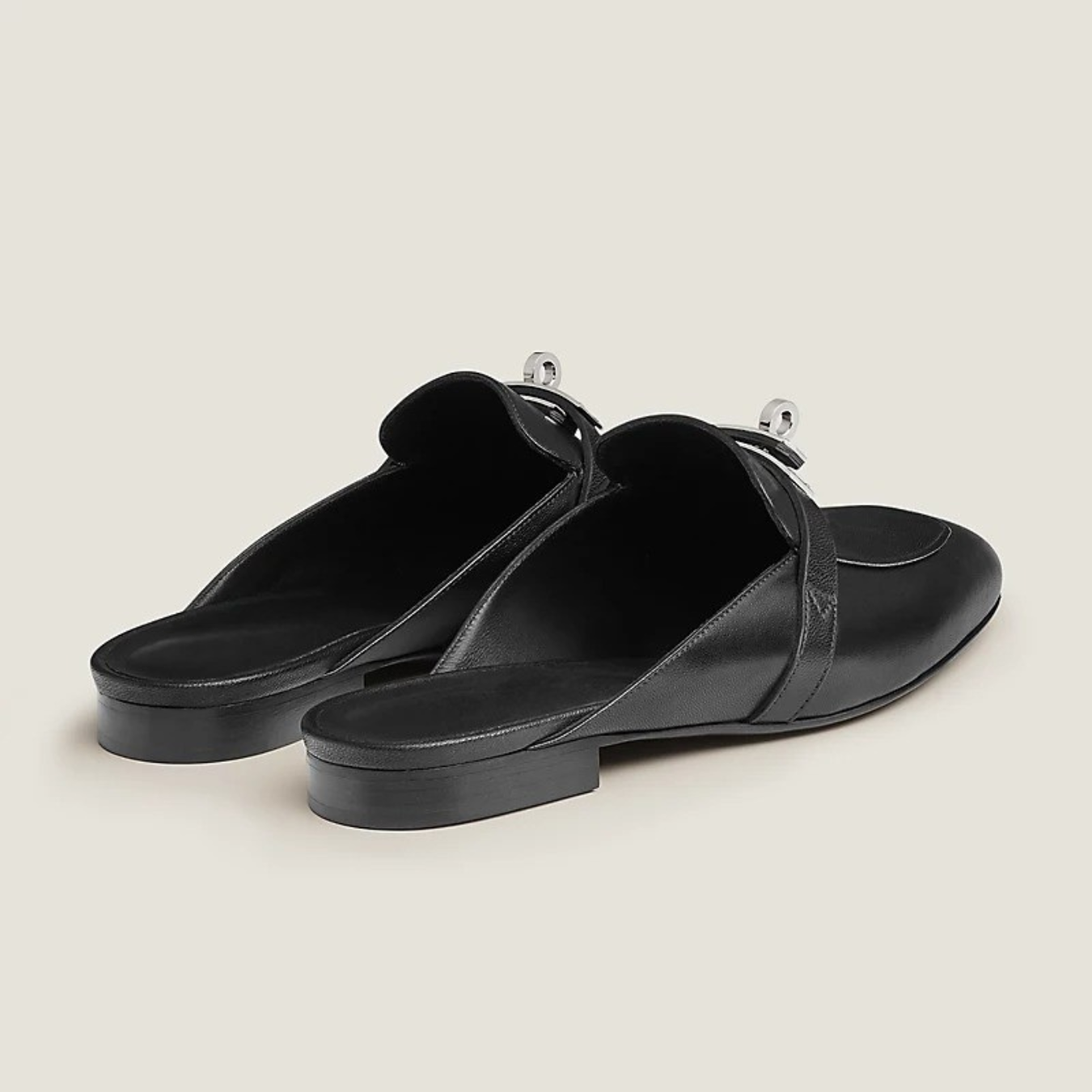 SERENA | Refined mules with an elegant and timeless style